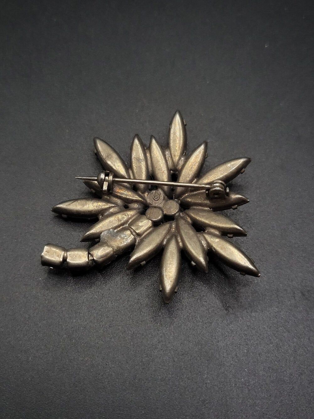 Vintage victorian clear rhienstone brooch - Picture 7 of 9